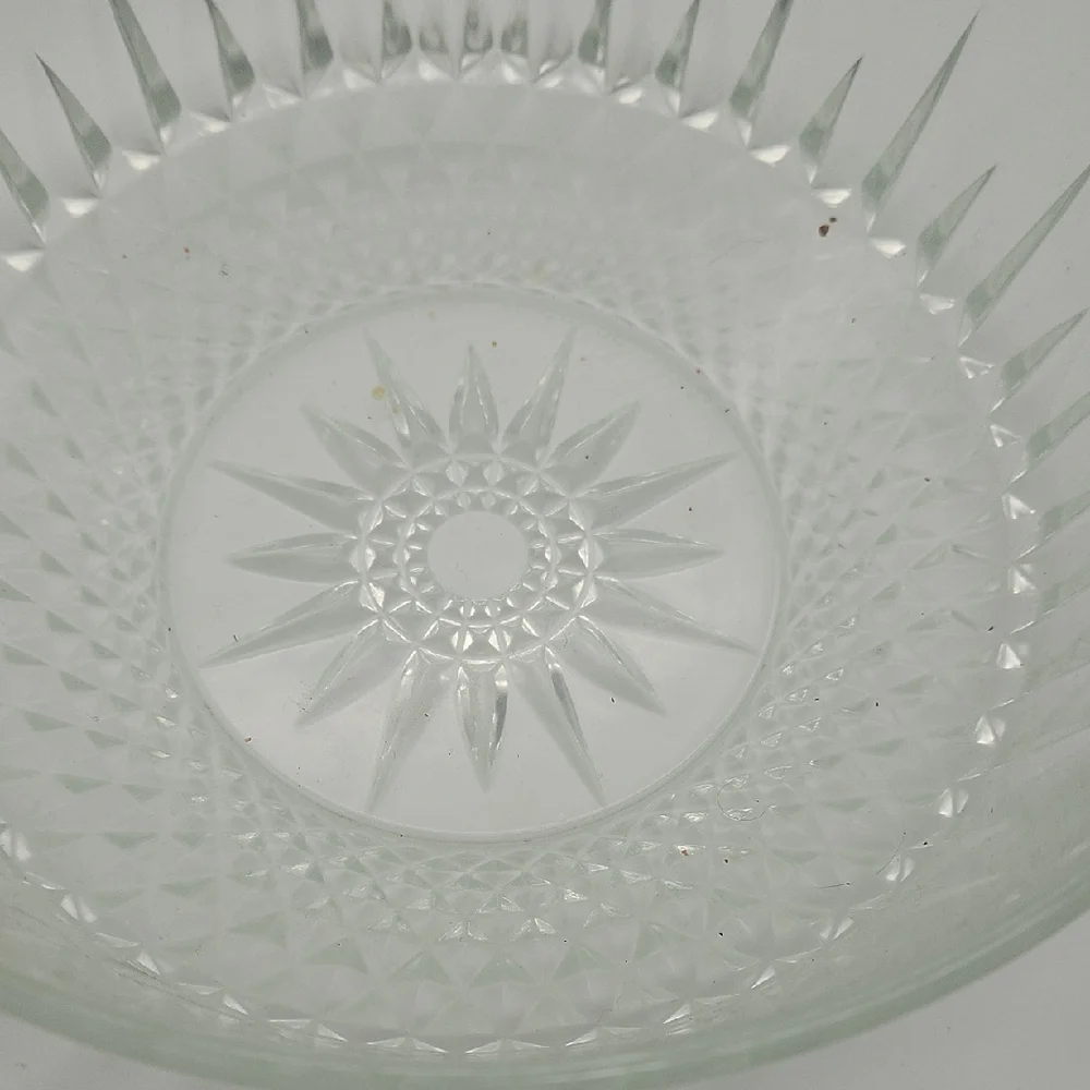 Clear Glass Cut-Style Serving Bowl - Classic Clear Finish - Picture 2 of 2